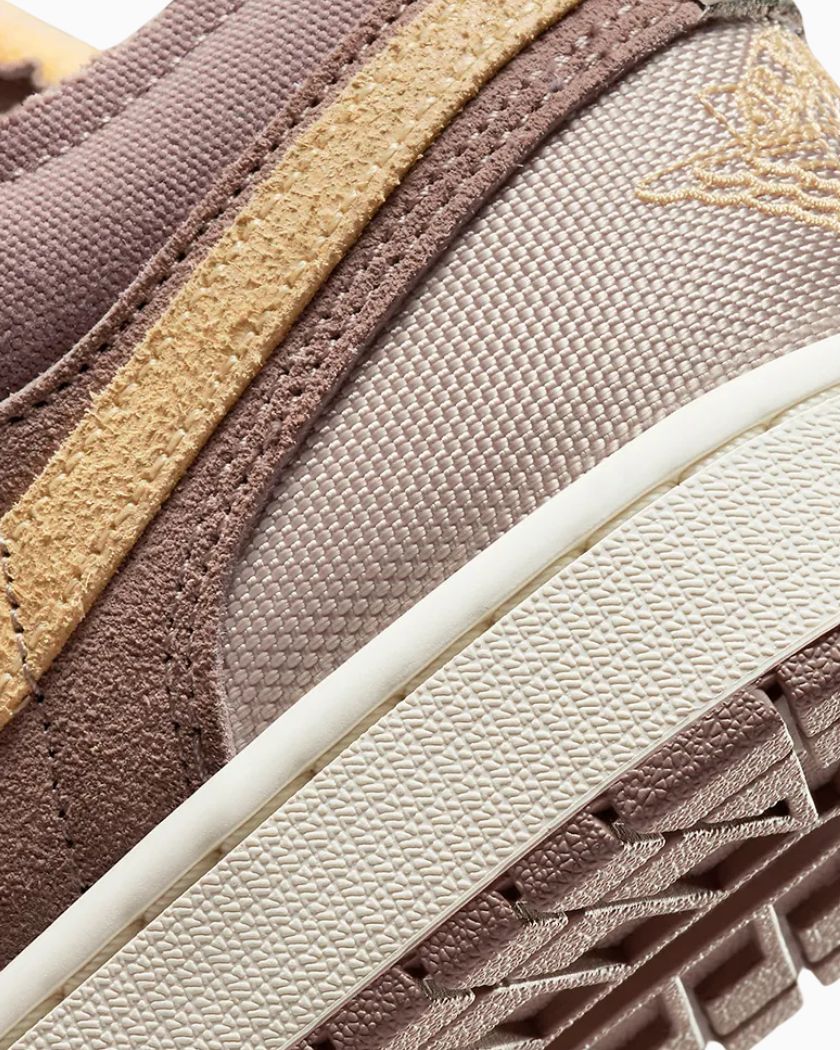 Air Jordan 1 Low SE Craft Sail Taupe Haze