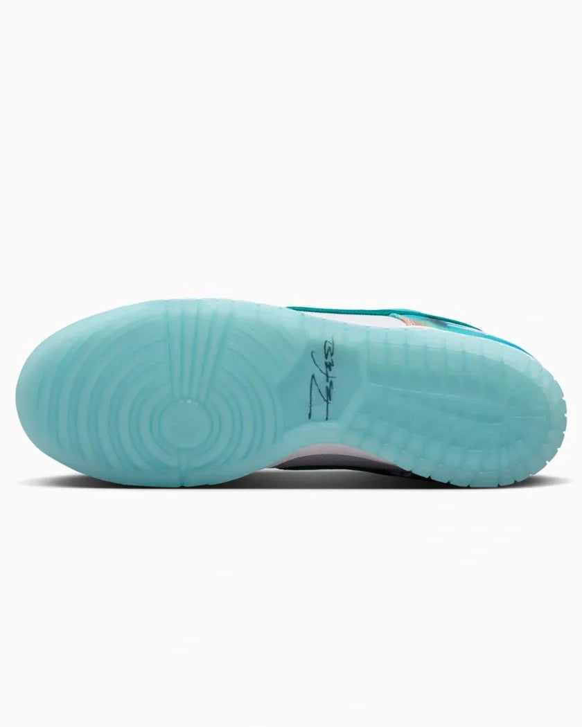 Nike Dunk Low SB Futura Laboratories Bleached Aqua