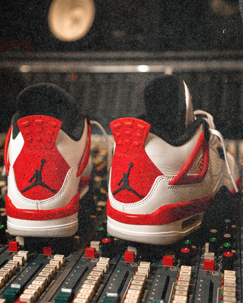 Air Jordan 4 Retro Red Cement