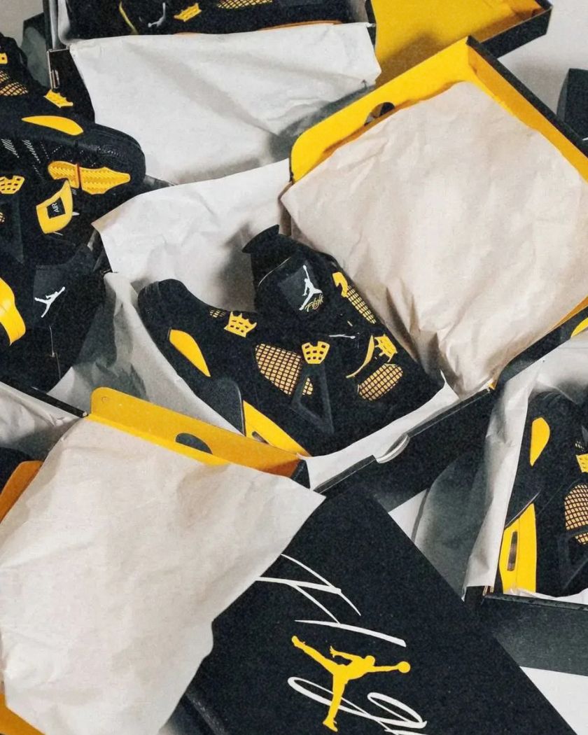 Air Jordan 4 Retro Yellow Thunder