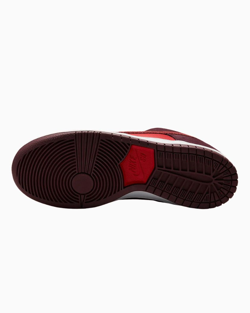 Nike SB Dunk Low Cherry