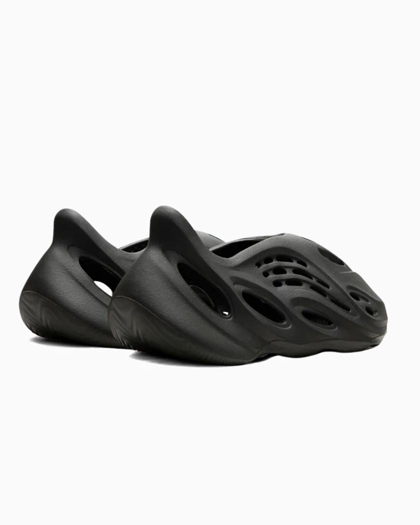 Yeezy Foam RNR Carbon